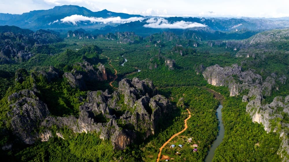 hin nam no park shutterstock 2653318905