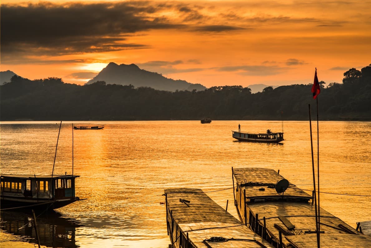 5 Reasons to Visit Laos