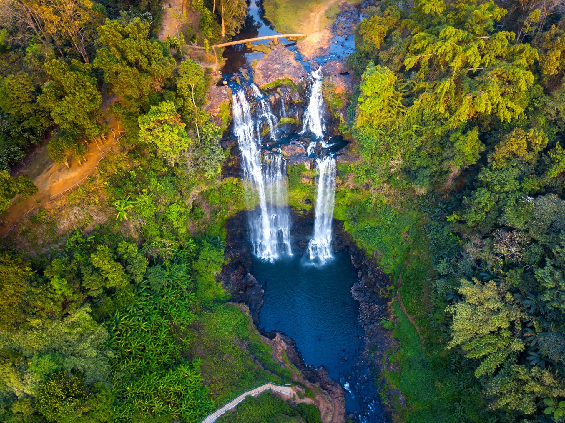 tad gneuang waterfall paksong